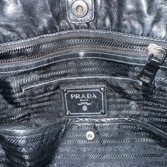Black Prada large handbag. Double handle + Strap - Picture 15 of 16